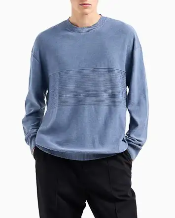 Maglioncino azzurro girocollo in puro cotone con inserto a righe jacquard