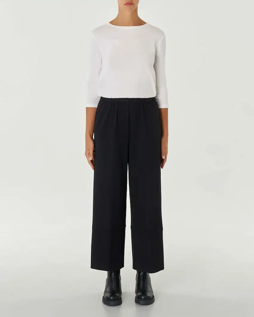Pantaloni neri in tricotina di misto viscosa dalla linea wide con elastico inserito in vita