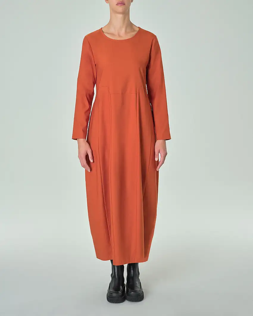 Abito lungo arancione a palloncino in tessuto tecnico pesante di misto viscosa stretch con maniche lunghe