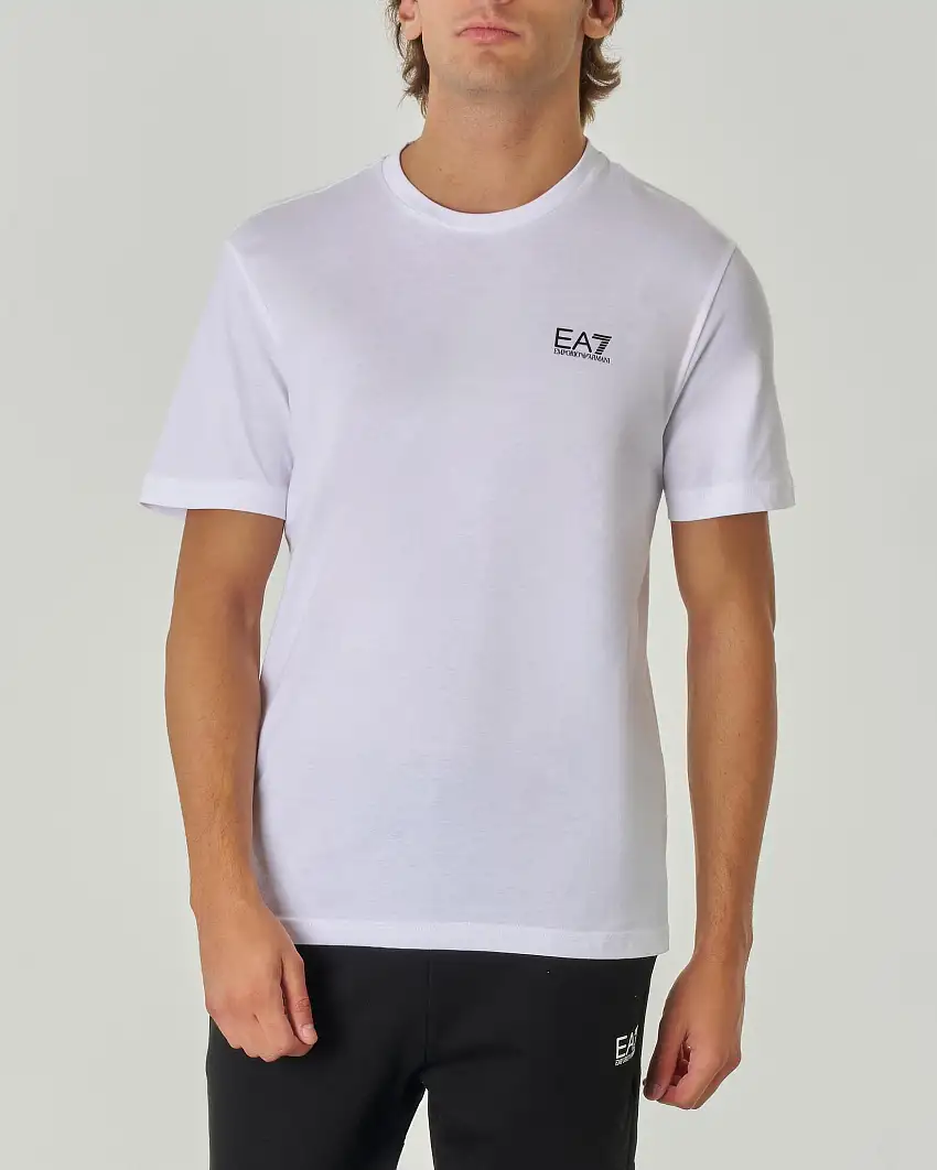 T-shirt bianca mezza manica con logo nero piccolo davanti e maxi logo scritta stampato in verticale sul retro