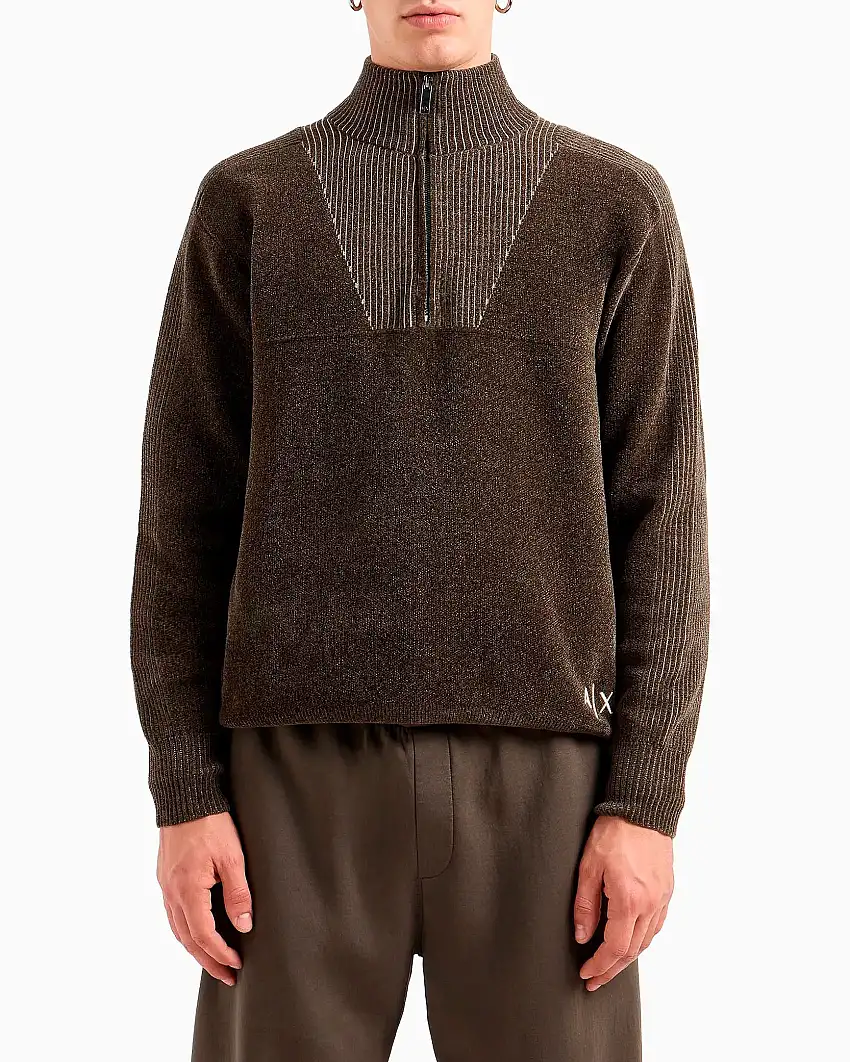 Maglia verde militare in ciniglia con apertura a mezza zip e lavorazione a righe