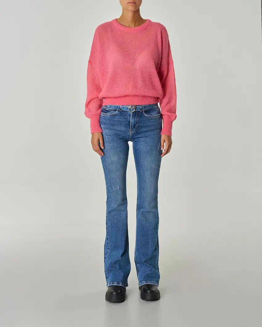 Jeans blu super stone washed a zampa in cotone stretch con rotture e cintura abbinata