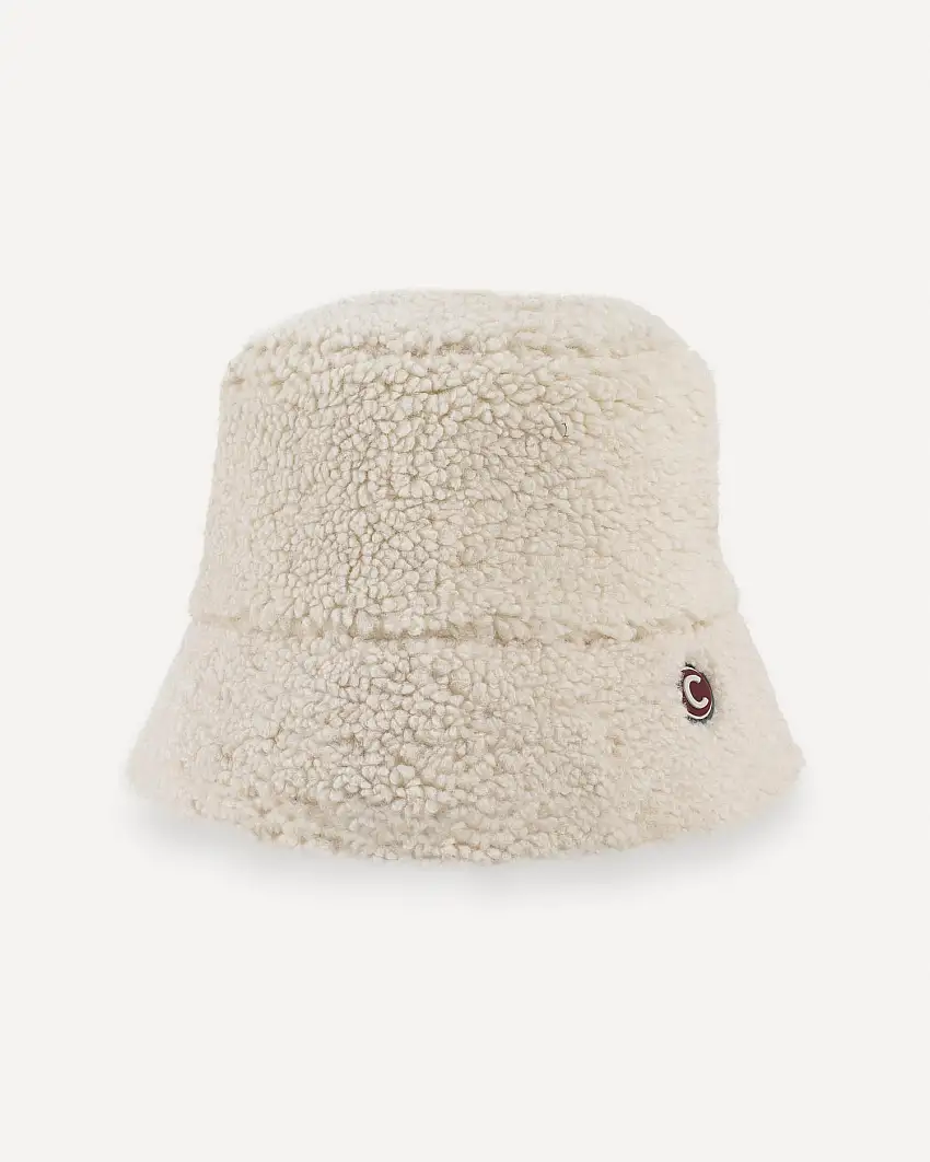 Cappello alla pescatora color avorio in tessuto teddy con patch logo in gomma