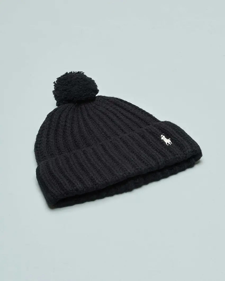Berretto nero a coste in misto lana con pompon e logo ricamato a contrasto sul risvolto