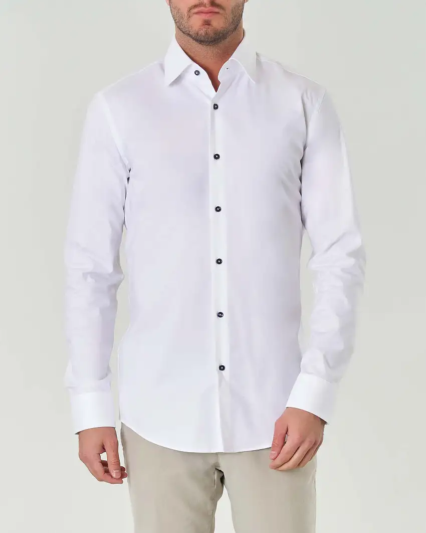 Camicia bianca Hank slim-fit in twill di cotone stretch con colletto Kent con bottoni blu