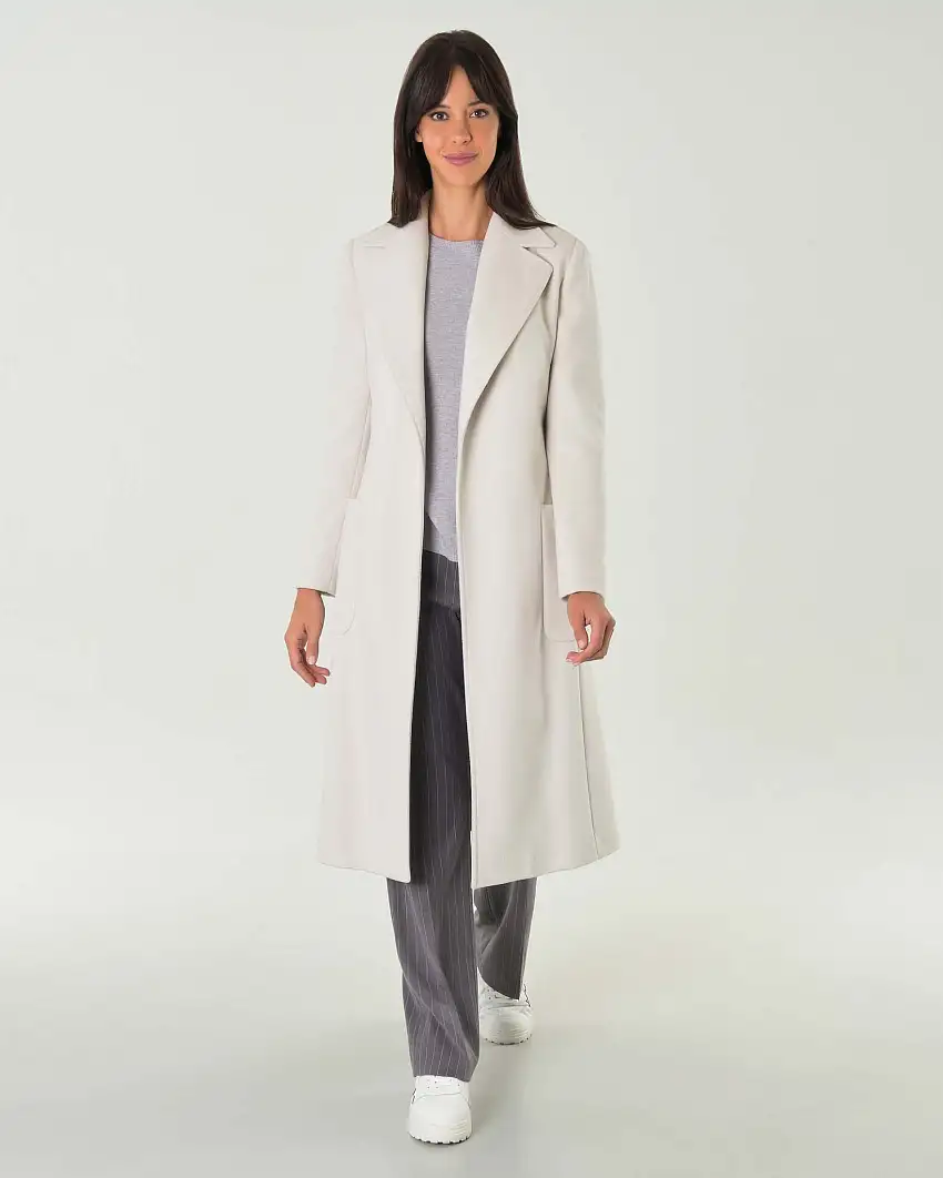 Cappotto color panna a vestaglia in tessutto effetto lana con tasche applicate