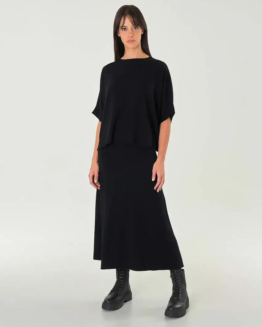 Maglia ampia nera in misto viscosa con colletto a cratere e maniche al gomito a kimono