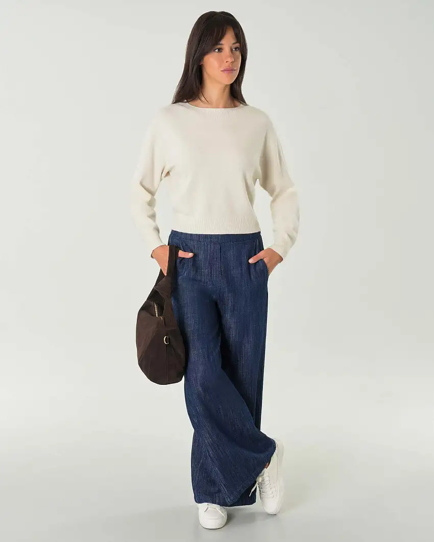 Maglia cropped bianca in misto viscosa con scollo tondo e giromanica sceso