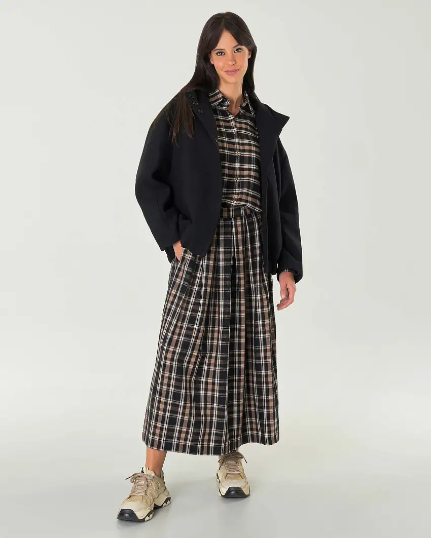 Bomber nero in panno diagonale di misto lana con elastico inserito al fondo e cappuccio