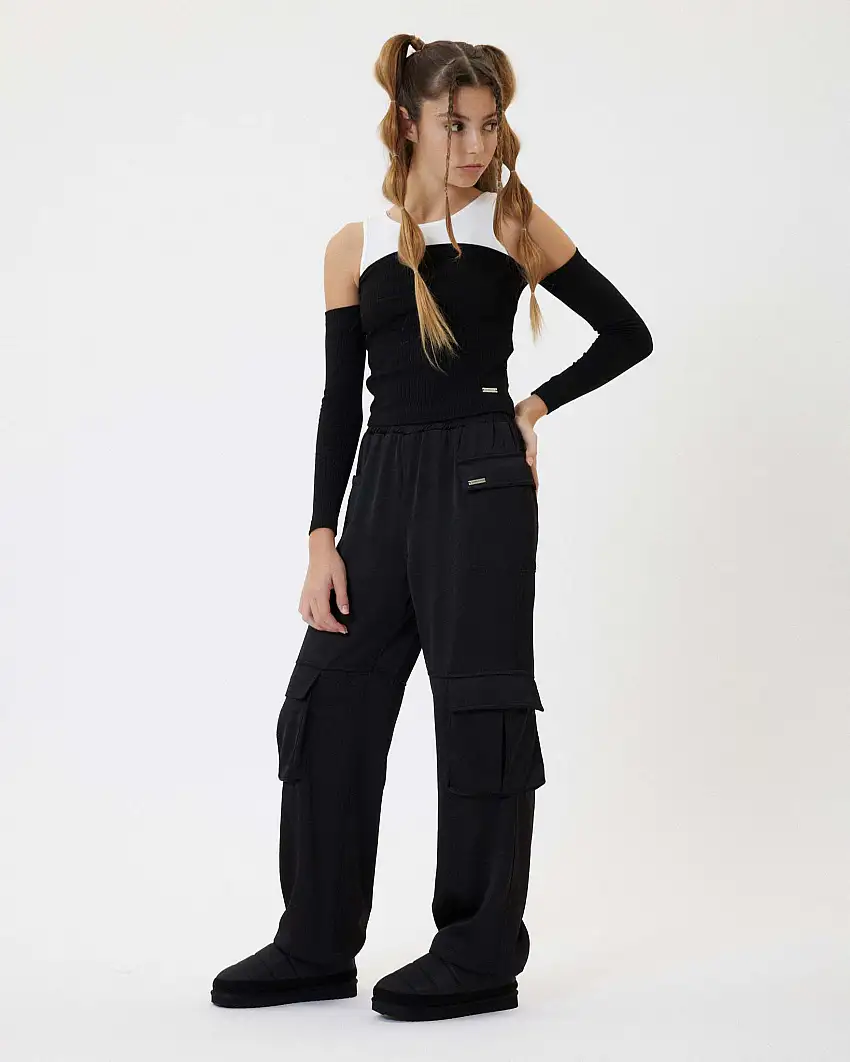 Pantalone Monnalisa cargo nero in raso