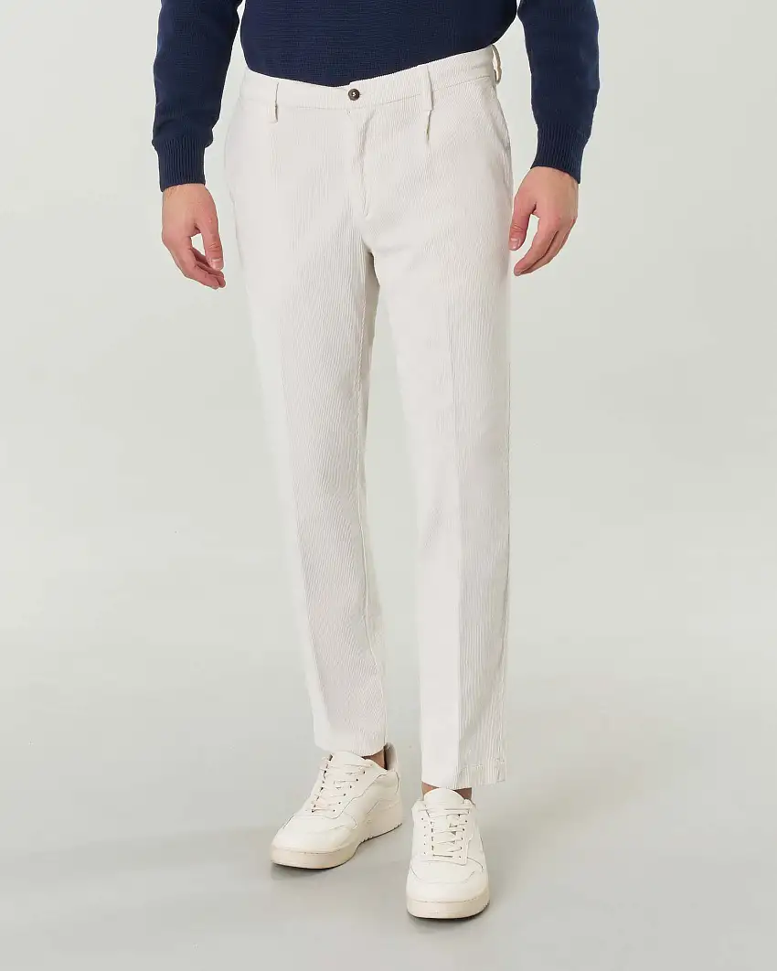 Pantaloni chino Pellizzari color panna in velluto millerighe con pinces frontale ed elastico sul retro