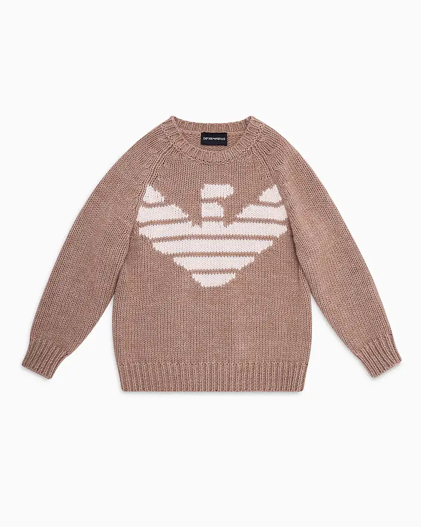 Maglione Emporio Armani color cammello in misto lana con maxi logo aquila jacquard e manica raglan