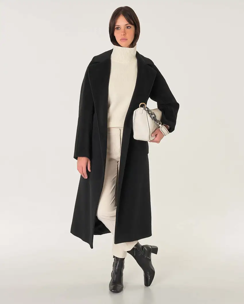 Cappotto lungo a vestaglia nero in lana mohair e alpaca con rever ampio