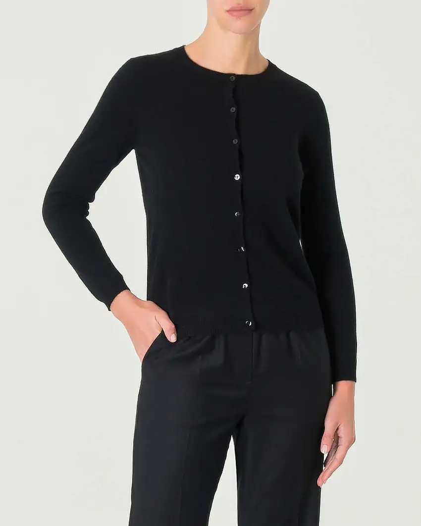 Cardigan nero girocollo in puro cashmere con chiusura a bottoni tono su tono