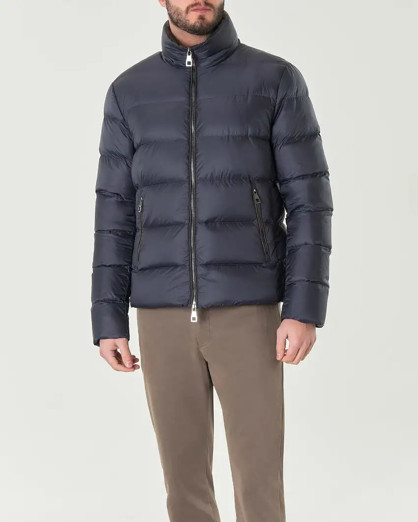 Piumino blu senza cappuccio in nylon opaco imbottito in piuma