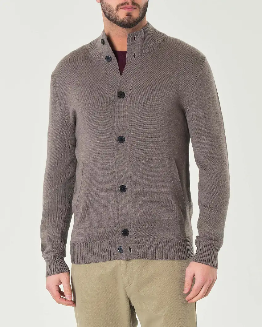 Cardigan Pellizzari color noce in maglia finezza 7 di pura lana merino con tasche frontali e collo alto