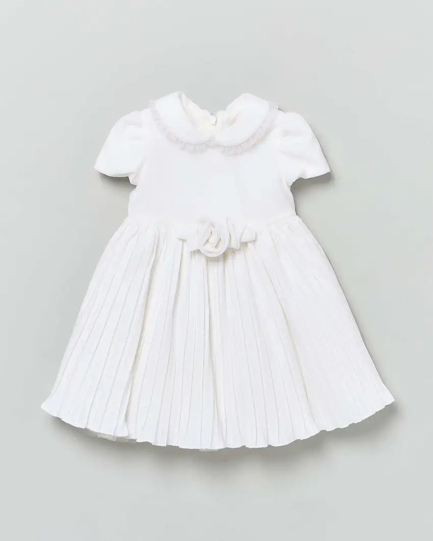 Abito fit and flare bianco a maniche corte velour con fiore e gonna a ruota