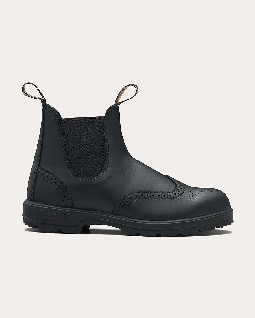 Blundstone nera 2443 in pelle liscia coda di rondine