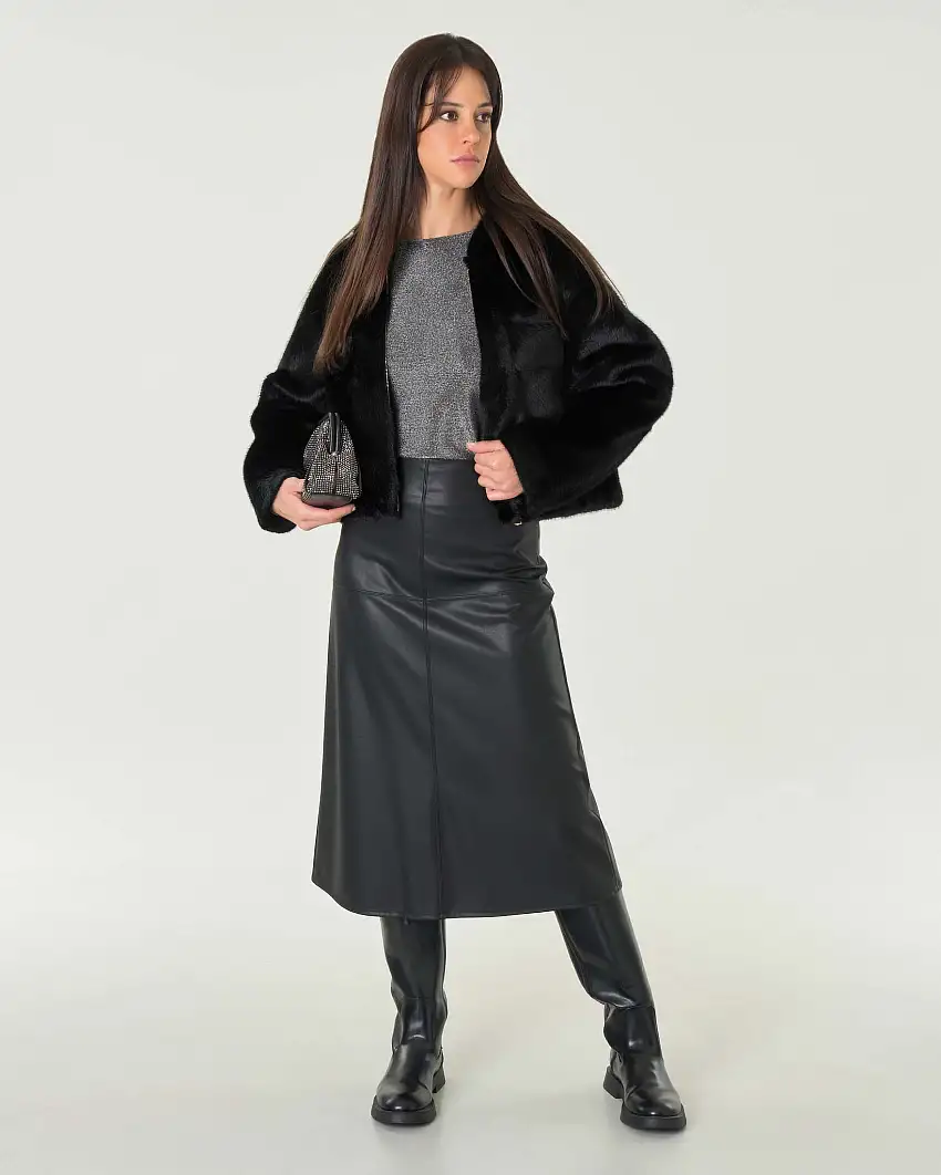 Bomber in ecopelliccia nera effetto visone con cappuccio