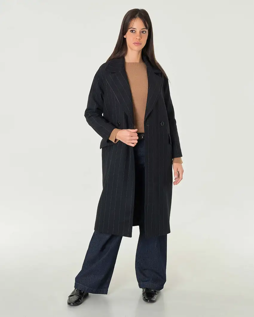 Cappotto midi nero gessato color cammello con scollo a rever e chiusura a doppiopetto