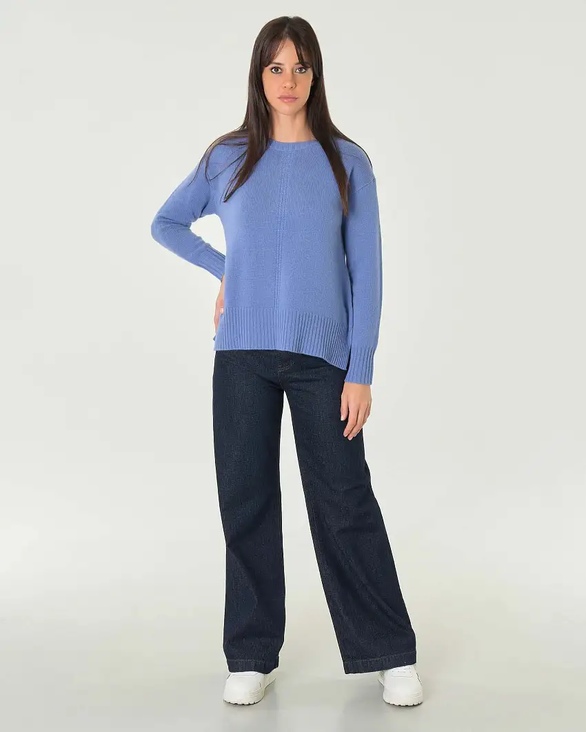 Maglia color denim in pura lana con lavorazione cardata verticale