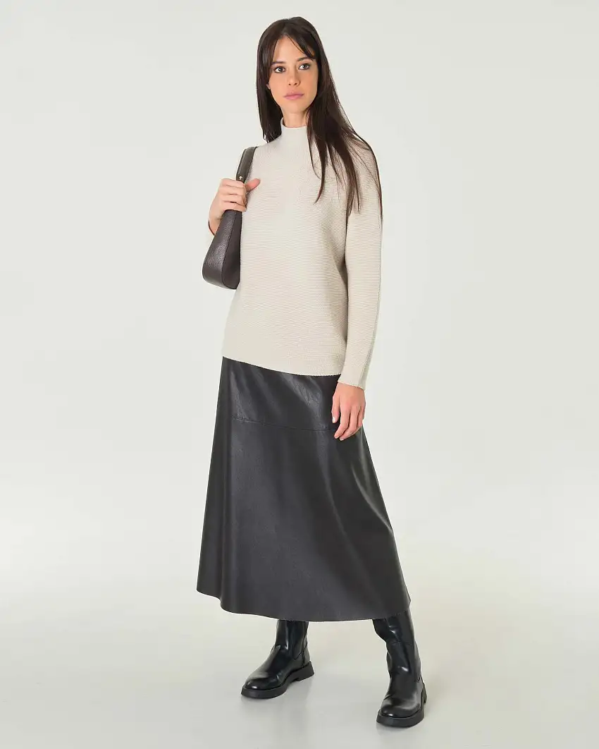 Lupetto color gesso in pura lana lavorata a punto linz