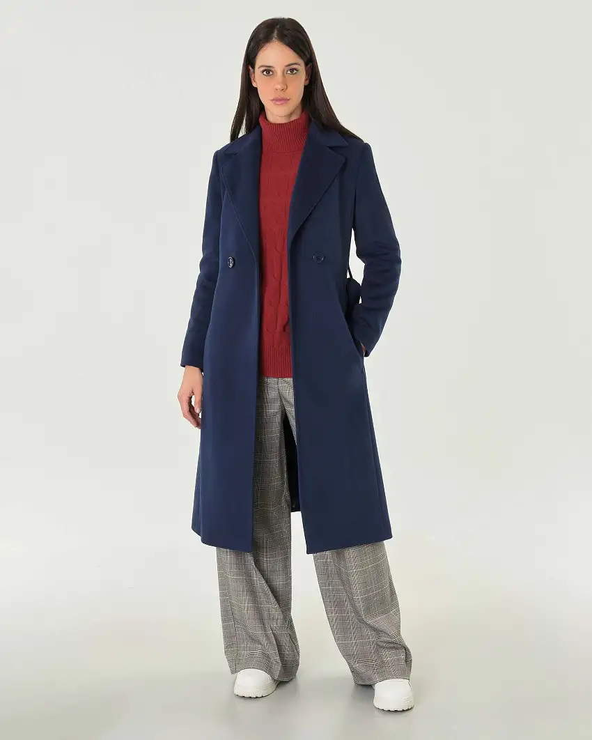 Cappotto midi blu a doppiopetto con cintura in vita abbinata