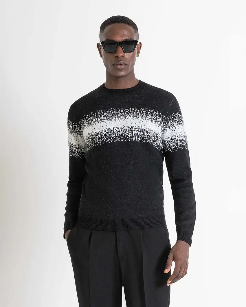 Maglia girocollo nera in misto lana con fascia bianca sul petto