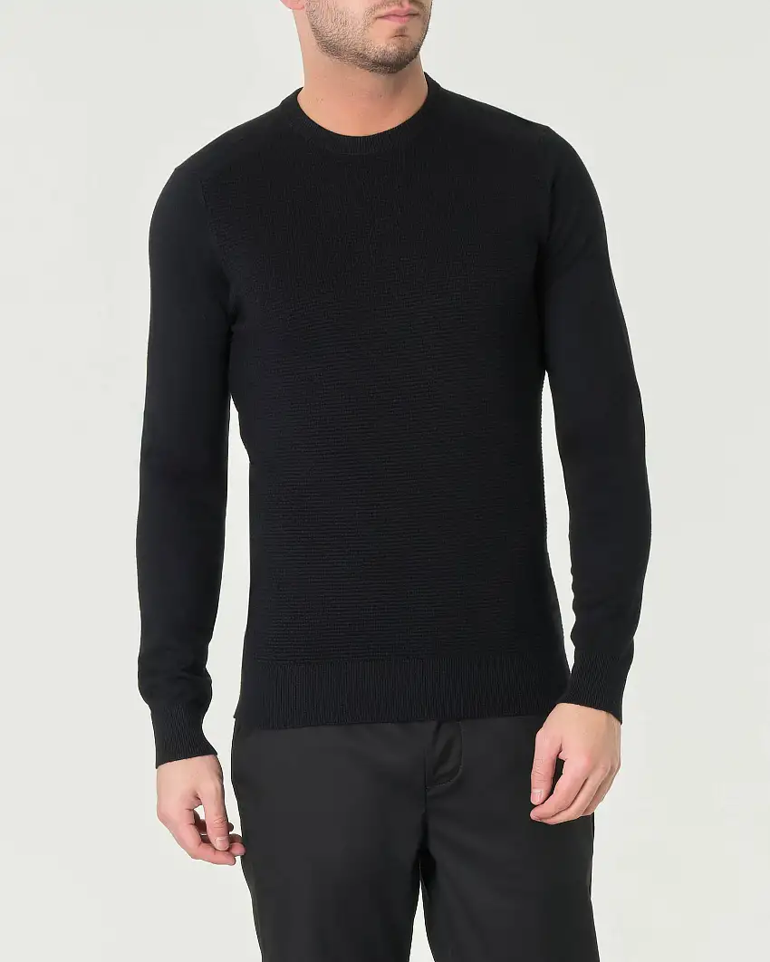 Maglia girocollo nera in viscosa con pannello frontale micro armatura