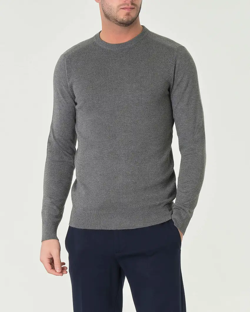 Maglia girocollo grigio scuro in viscosa con pannello frontale micro armatura