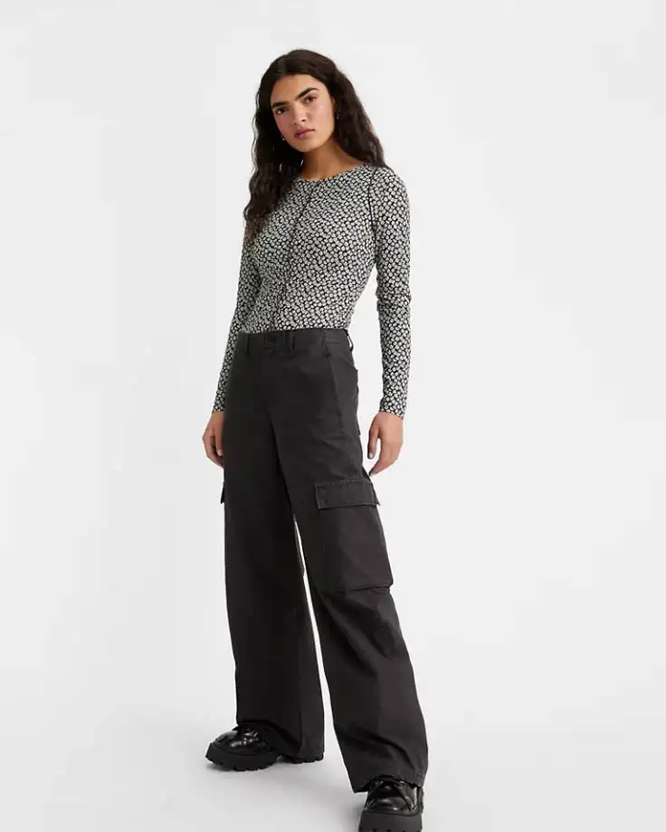 Pantaloni cargo neri in gabardina di cotone da vita media con tasconi laterali