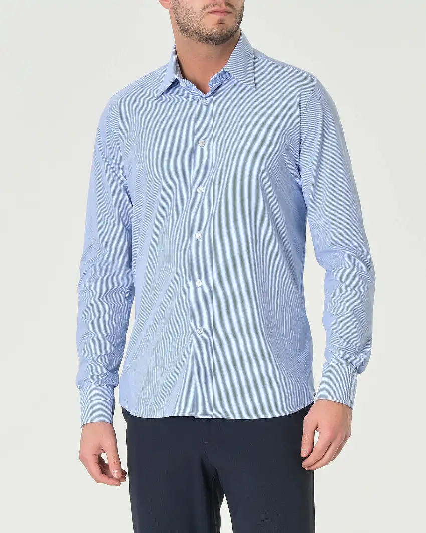 Camicia bianca e azzurra slim-fit in tessuto Oxford tecnico con micro-fantasia a righe