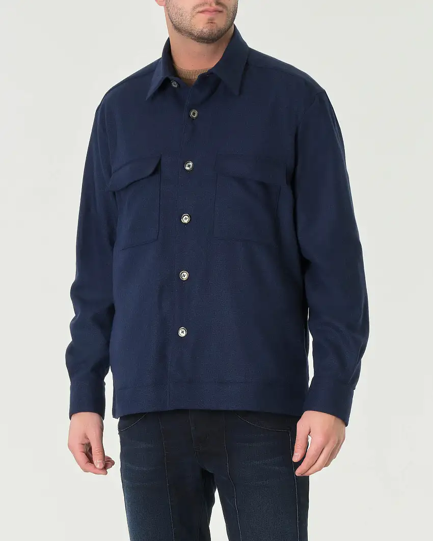 Overshirt Xacus blu in flanella di misto lana stretch con tasconi applicati sul petto