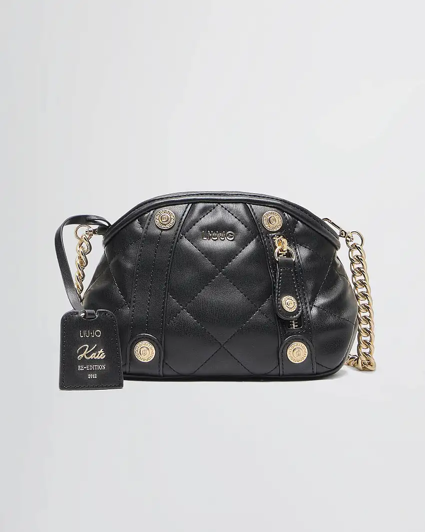 Borsa Kate a tracolla nera misura piccola in pelle matelassé logo in metallo e charm frontale