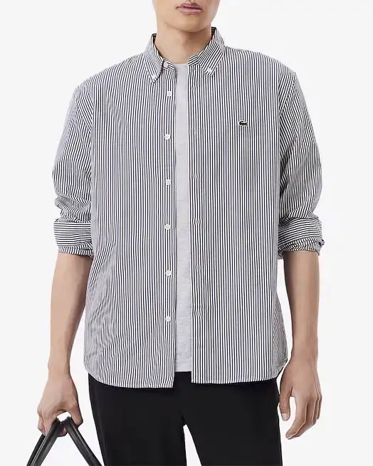 Camicia a righe bianche e blu in popeline di cotone con collo button down