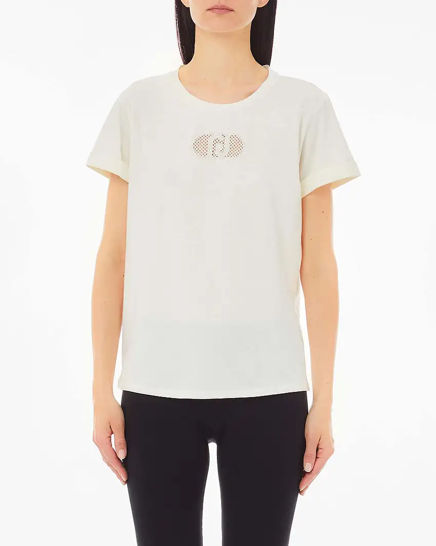 T-shirt avorio in cotone con decoro a rete con scritta logo e strass argento