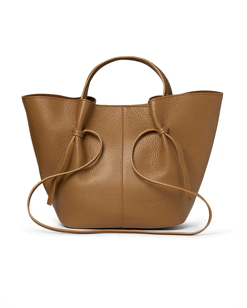 Borsa a mano color cuoio a trapezio in pelle bottalata con manici a spalla regolabili e pochette in suede