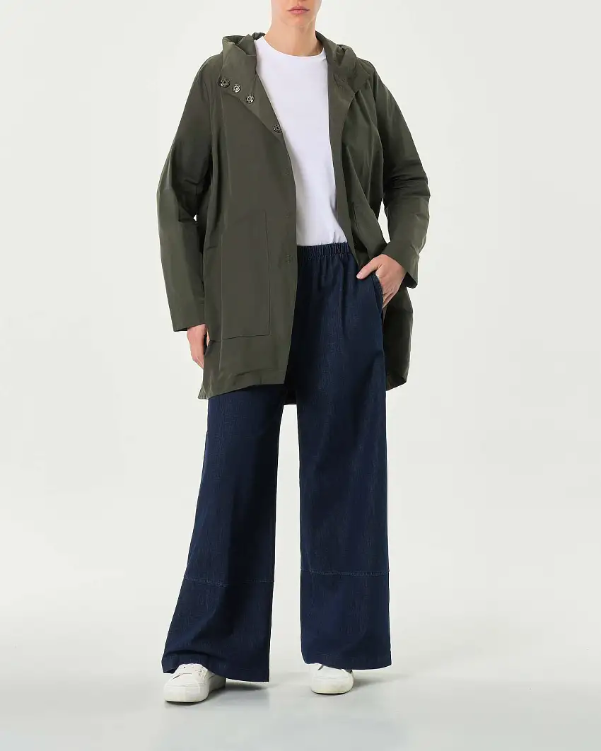 Parka verde militare in misto cotone semi lucido con cappuccio e tasconi applicati