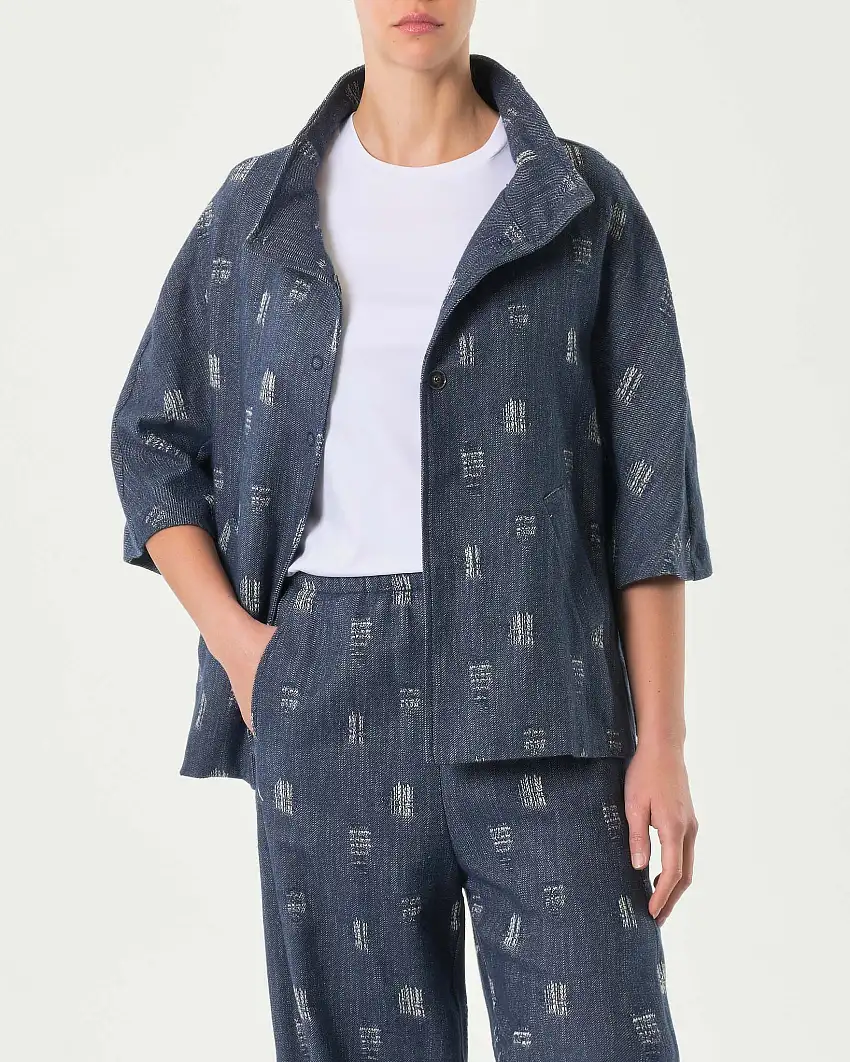 Giacchina in denim di cotone a fantasia rotture a contrasto con maniche tre quarti e collo in piedi