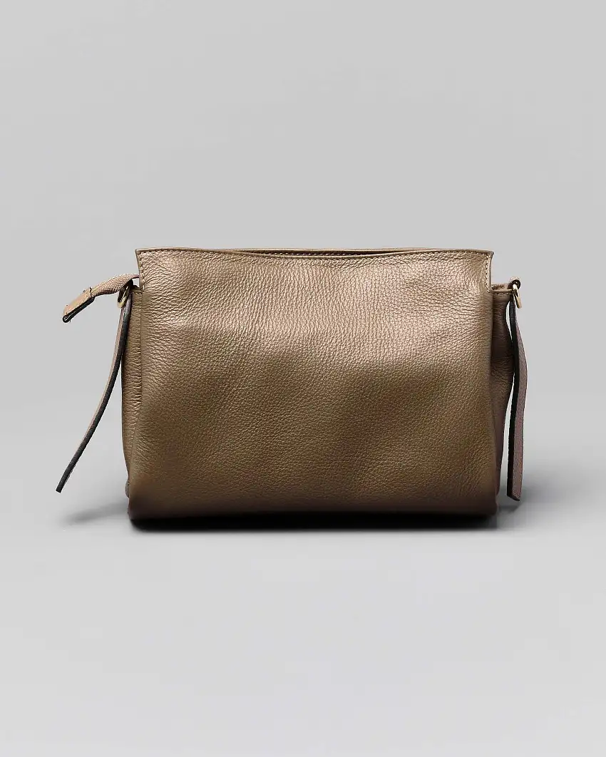 Borsa a busta color taupe in pelle martellata con spallaccio intrecciato e tracolla più lunga removibile