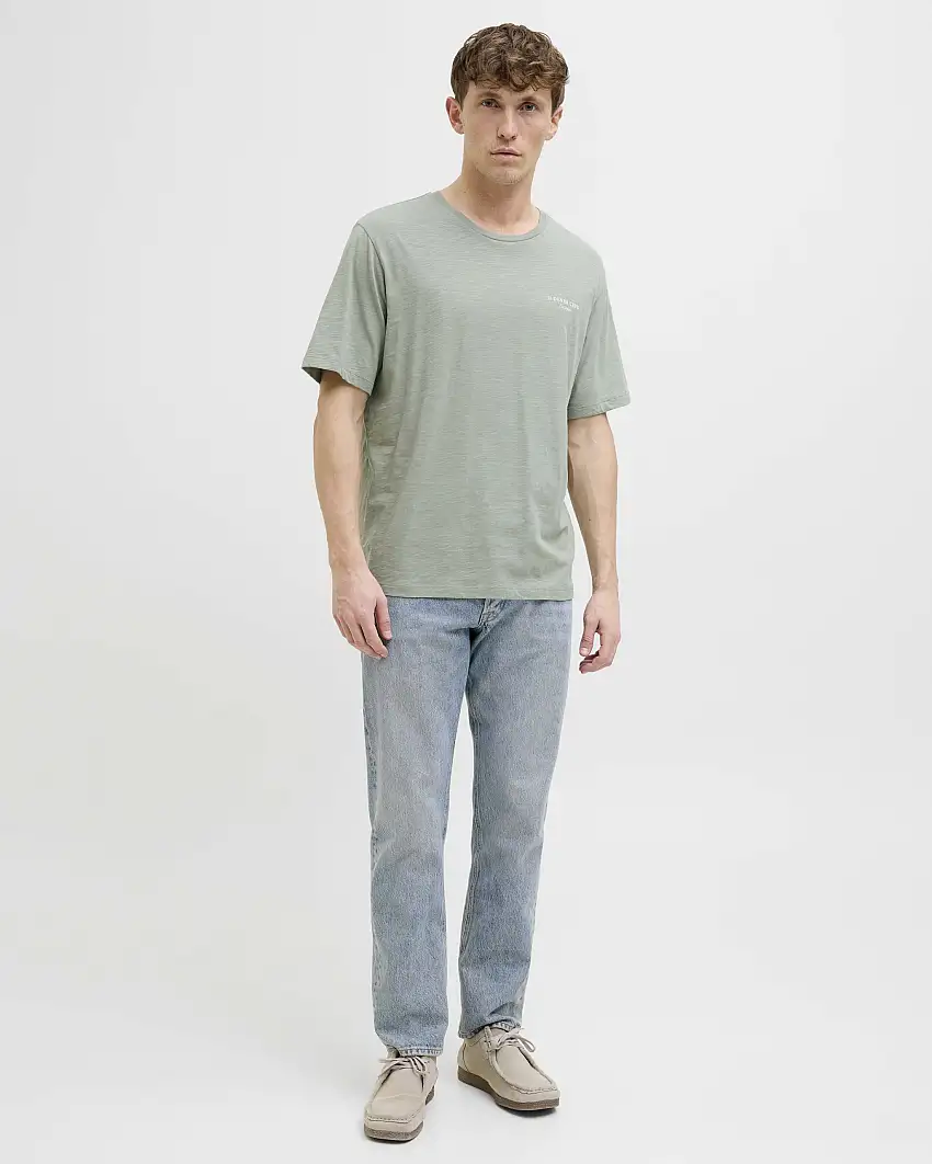 T-shirt mezza manica salvia in jersey di puro cotone con scritta logo sul petto e maxi stampa sul retro