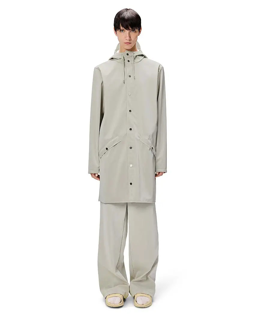 Impermeabile Long Jacket color gesso metallizzato con cappuccio dalla finitura metallica