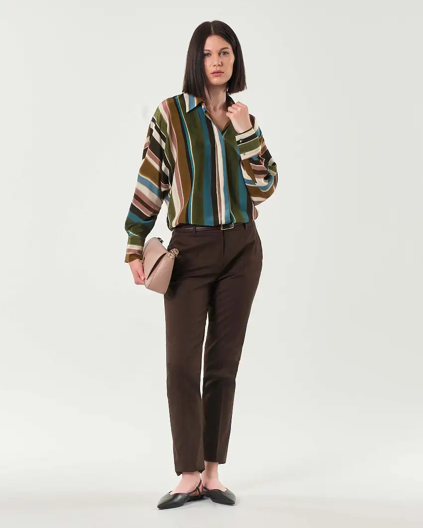 Pantaloni color testa di moro dalla linea aderente dritta in gabardina di cotone stretch