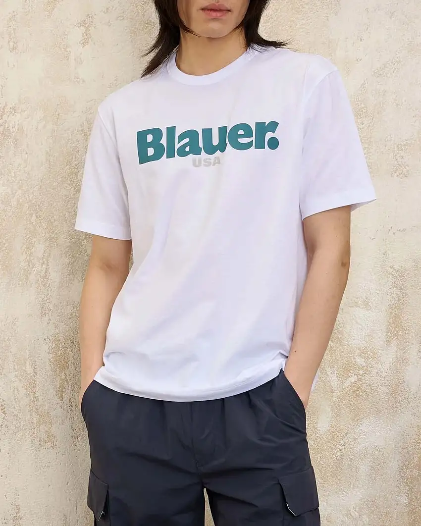 T-shirt bianca mezza manica con maxi logo sul petto in contrasto