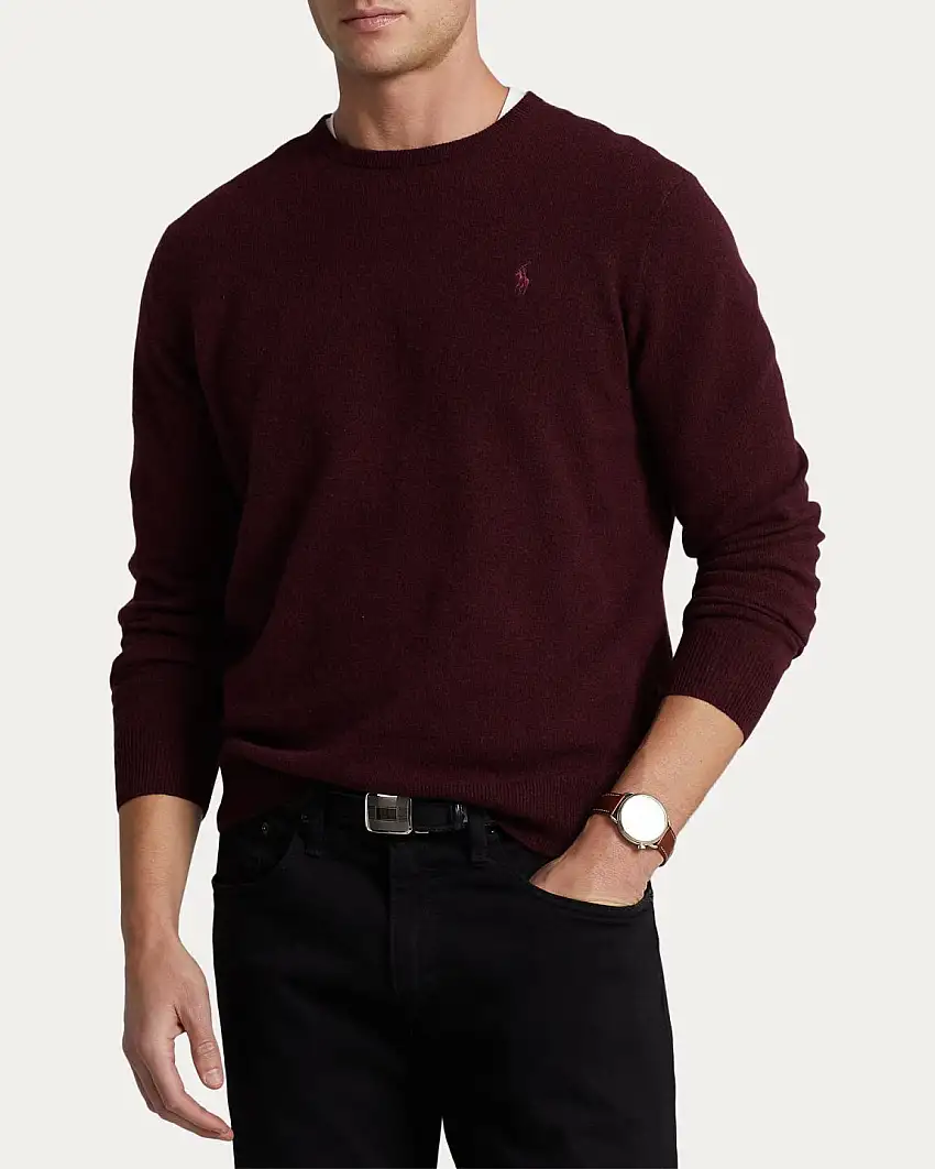 Maglia bordeaux in pura lana con scollo a giro e logo in tono ricamato sul petto