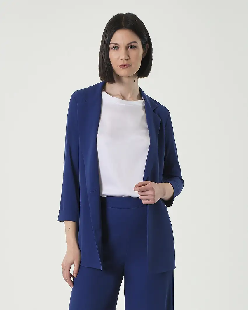 Blazer monopetto blu chiaro Hlo! in crêpe con maniche a tre quarti