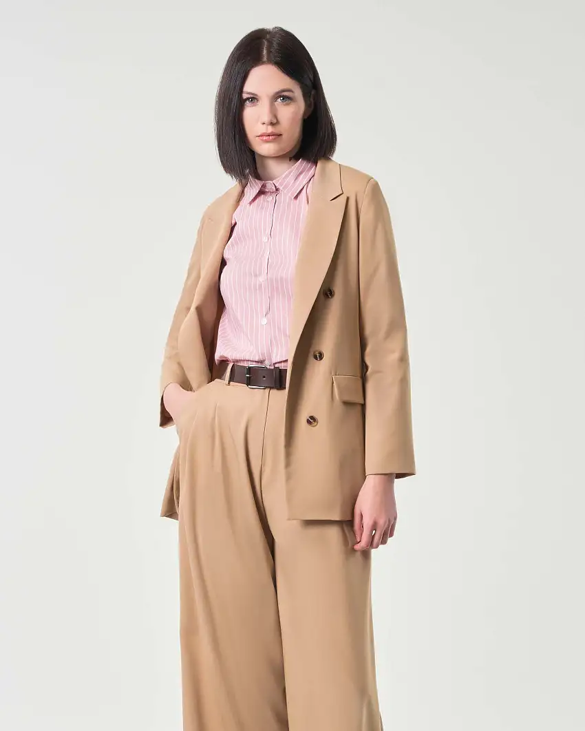 Blazer color cammello in viscosa viscosa con bottoni applicati finto doppiopetto