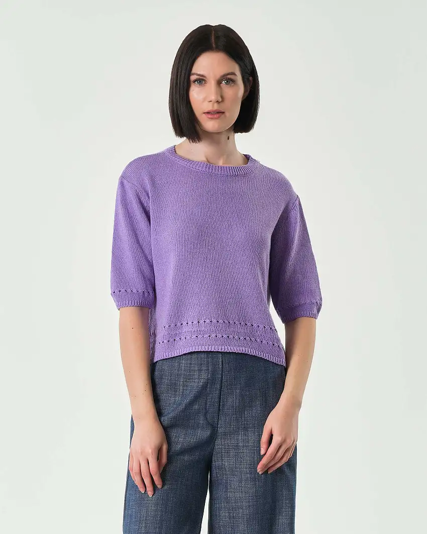 Maglia color lilla in misto cotone con motivo trasforato sul fondo e maniche corte