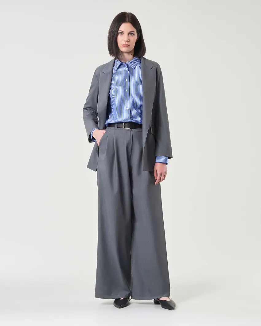 Pantaloni wide grigio chiaro in misto viscosa con pinces in vita