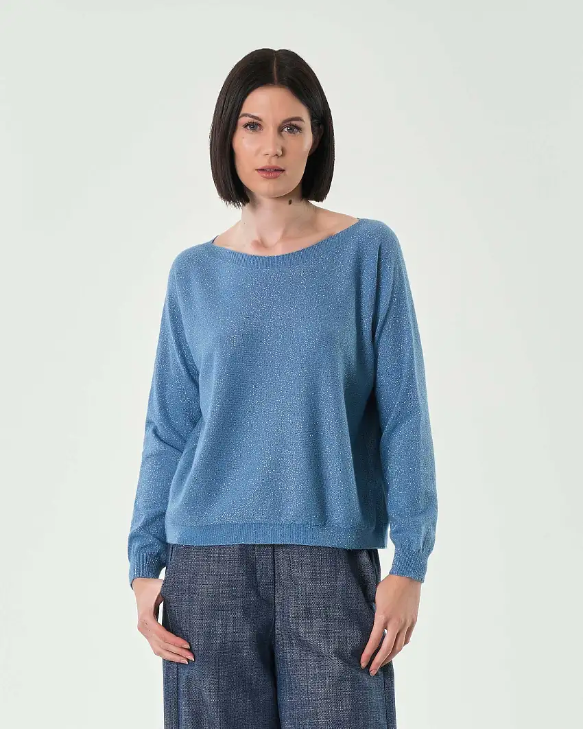 Maglia color avio in misto viscosa con inserti in lurex oro e scollo a barchetta